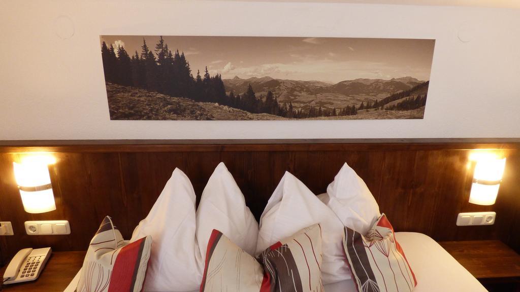 Hotel Dorfgasthof Schloesslstube Stuhlfelden ภายนอก รูปภาพ